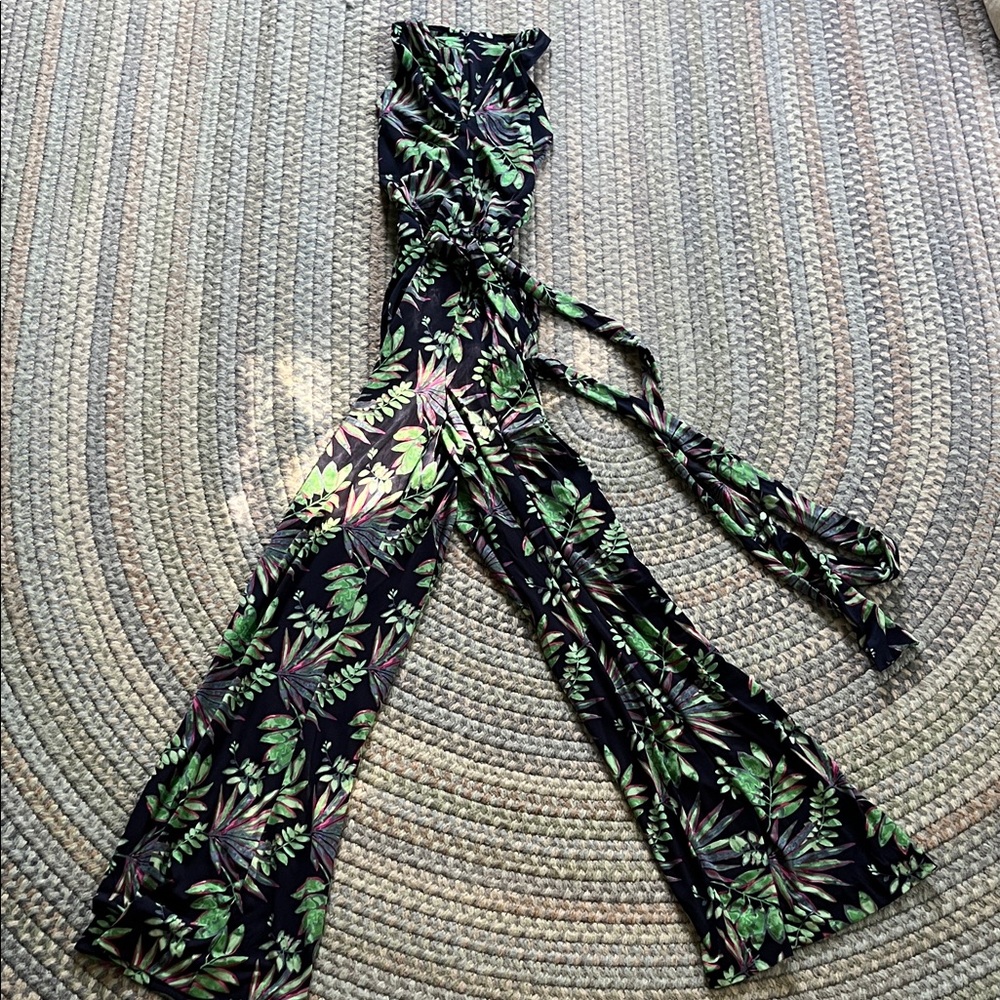 Tahari ASL Black and Green Leaf Print Jumpsuit